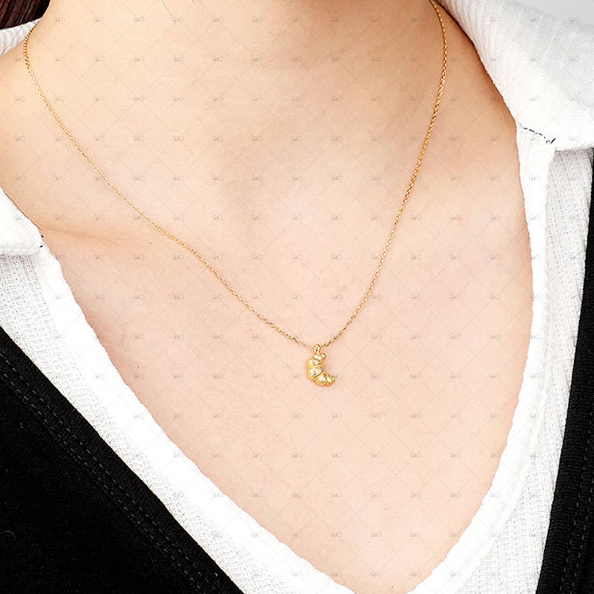 S925 Silver Cute Croissant Necklace