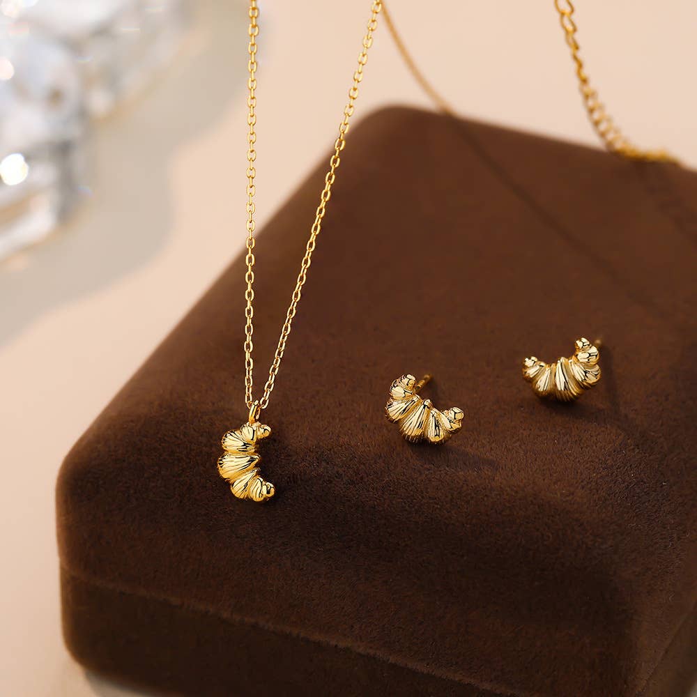 S925 Silver Cute Croissant Necklace