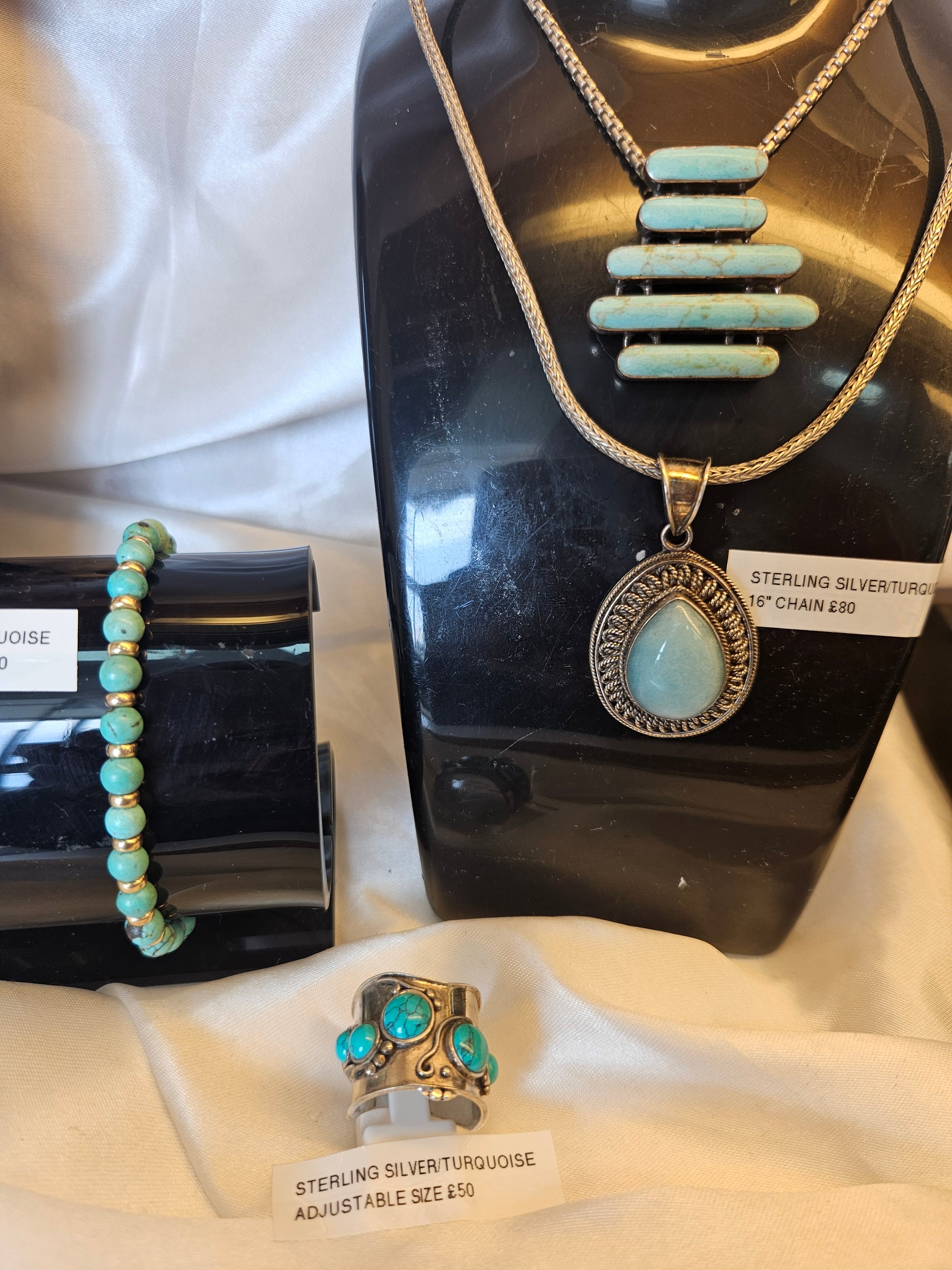 9ct gold and turquoise bracelet 7.5"
