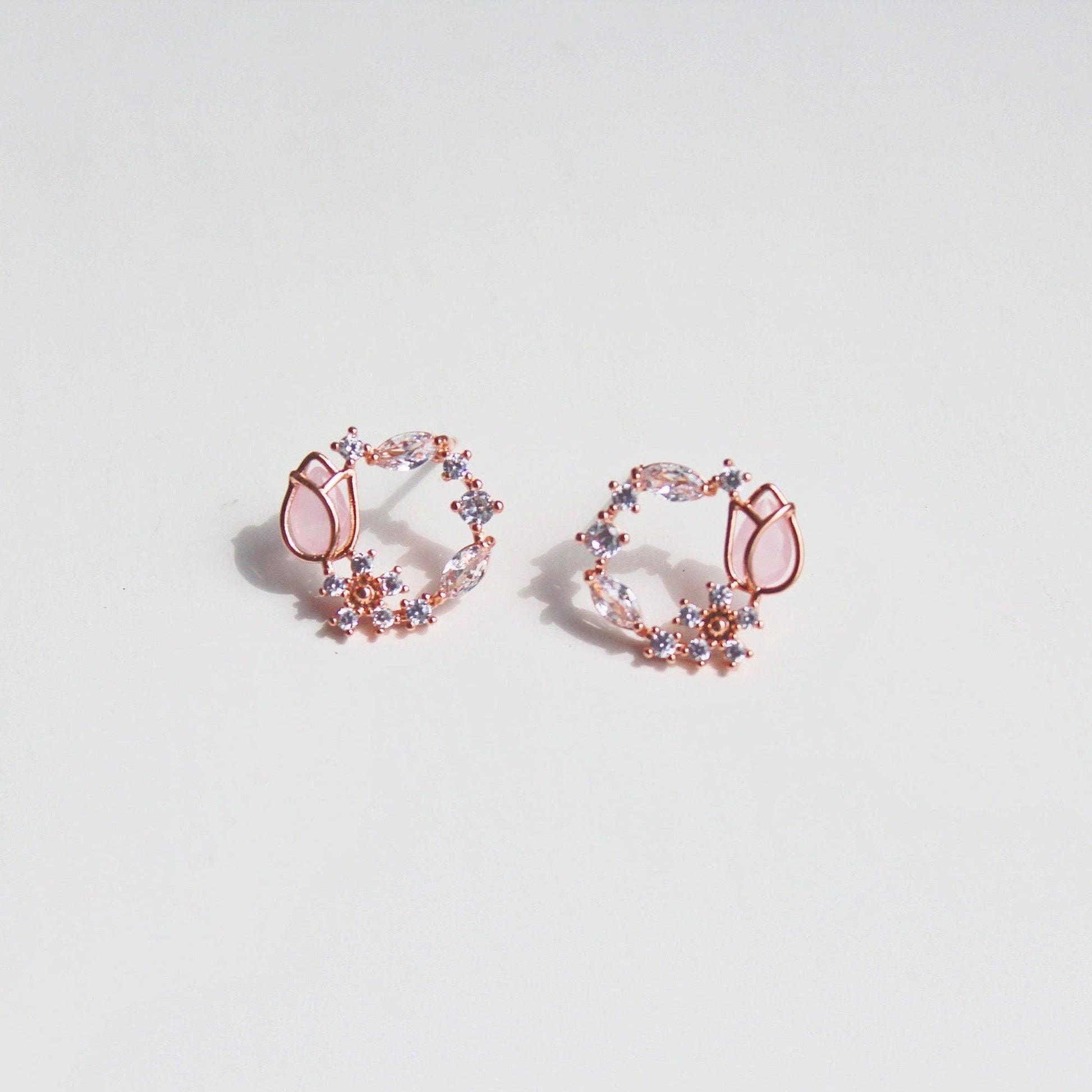 Rose Gold Pink Crystal Tulip Wreath Necklace: Necklace