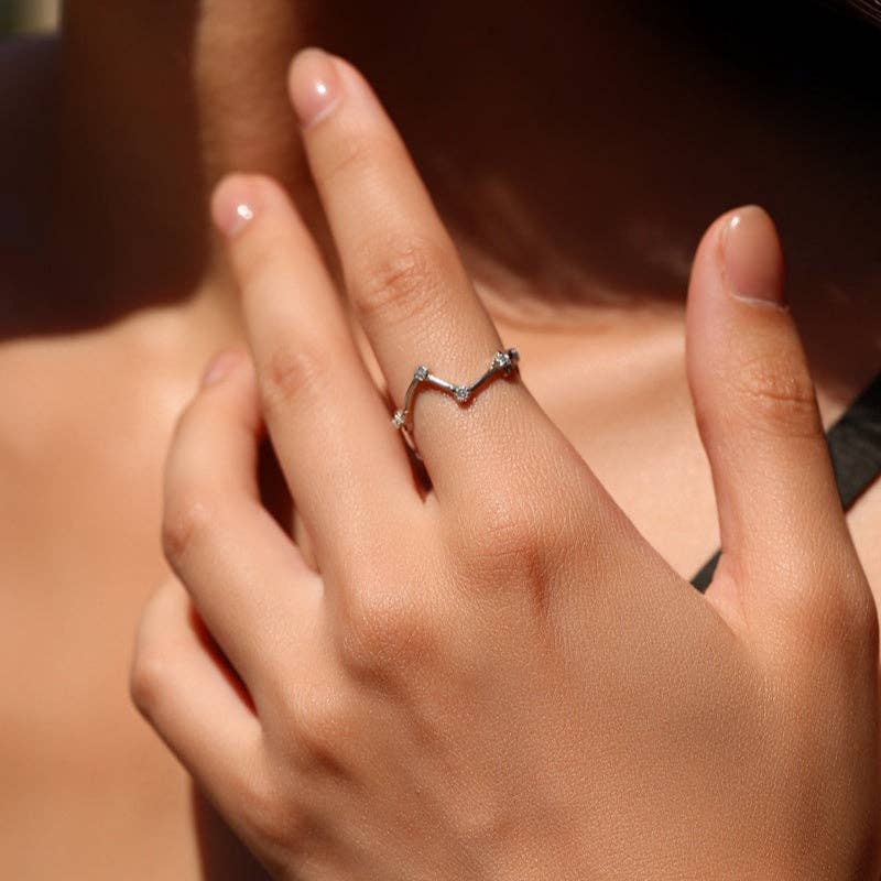 Moissanite Irregular Line Band Ring in 925 Sterling Silver: size Q
