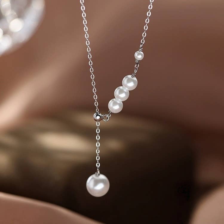 Simple Elegant Pearl Pendant Necklace in 925 Sterling Silver: Gold