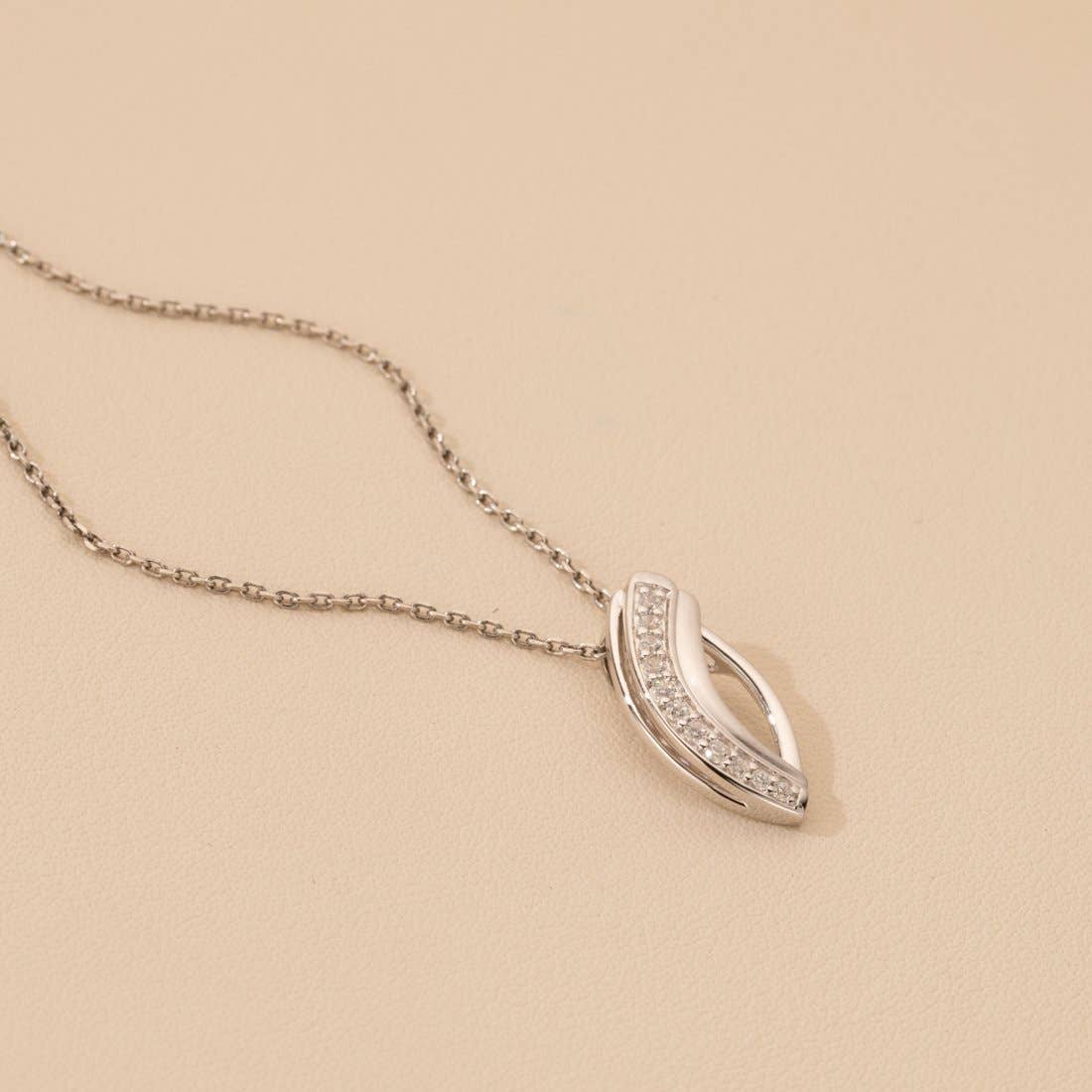 Sterling Silver Enchanted Open Leaf Pendant Hypoallergenic & 925 Sterling silver chain