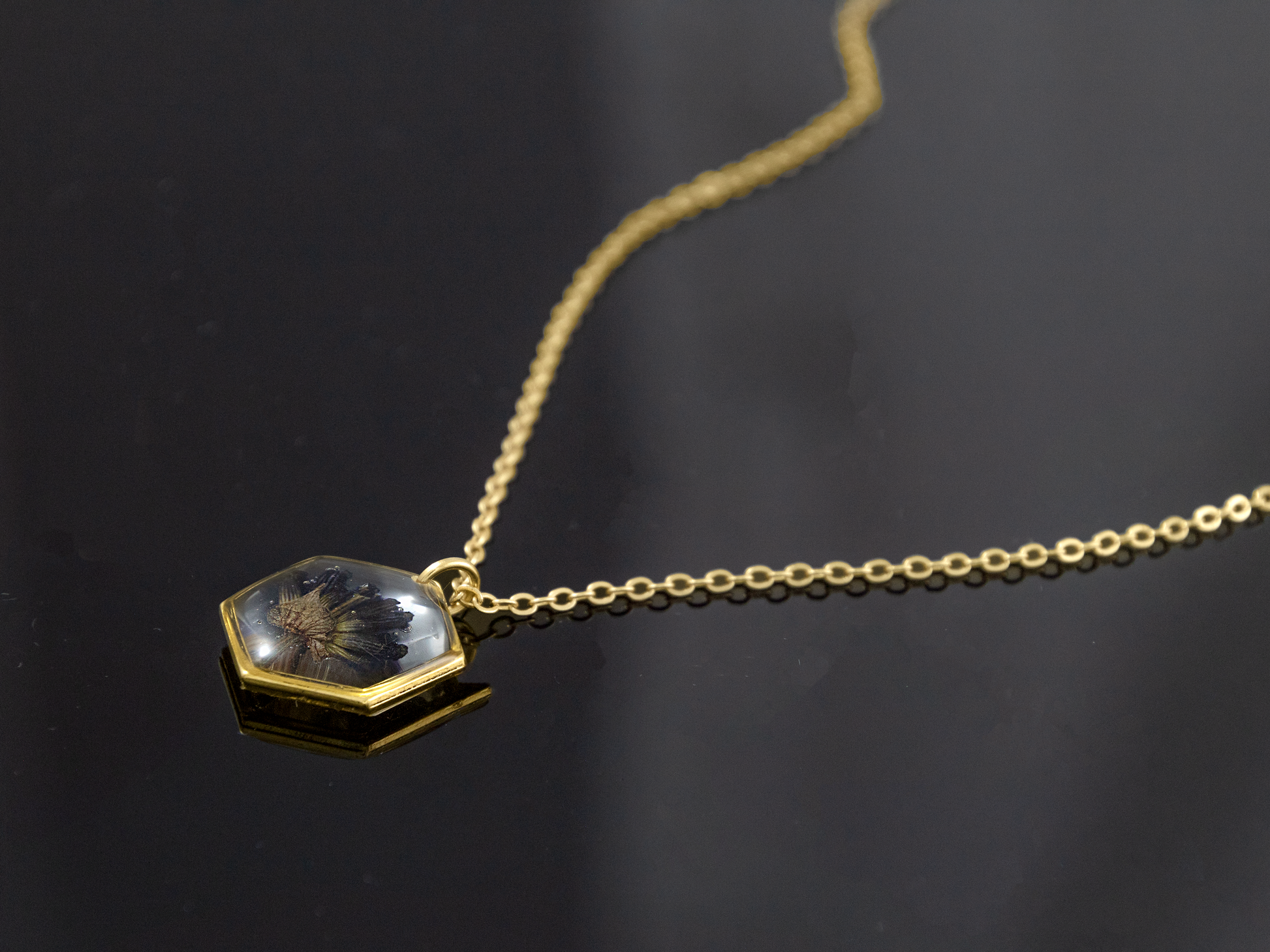 hexagon necklace with real dried lavender: Silver Plated
