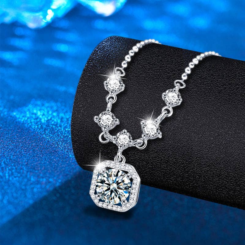 Dainty Round Moissanite Holo Necklace in 925 Sterling Silver