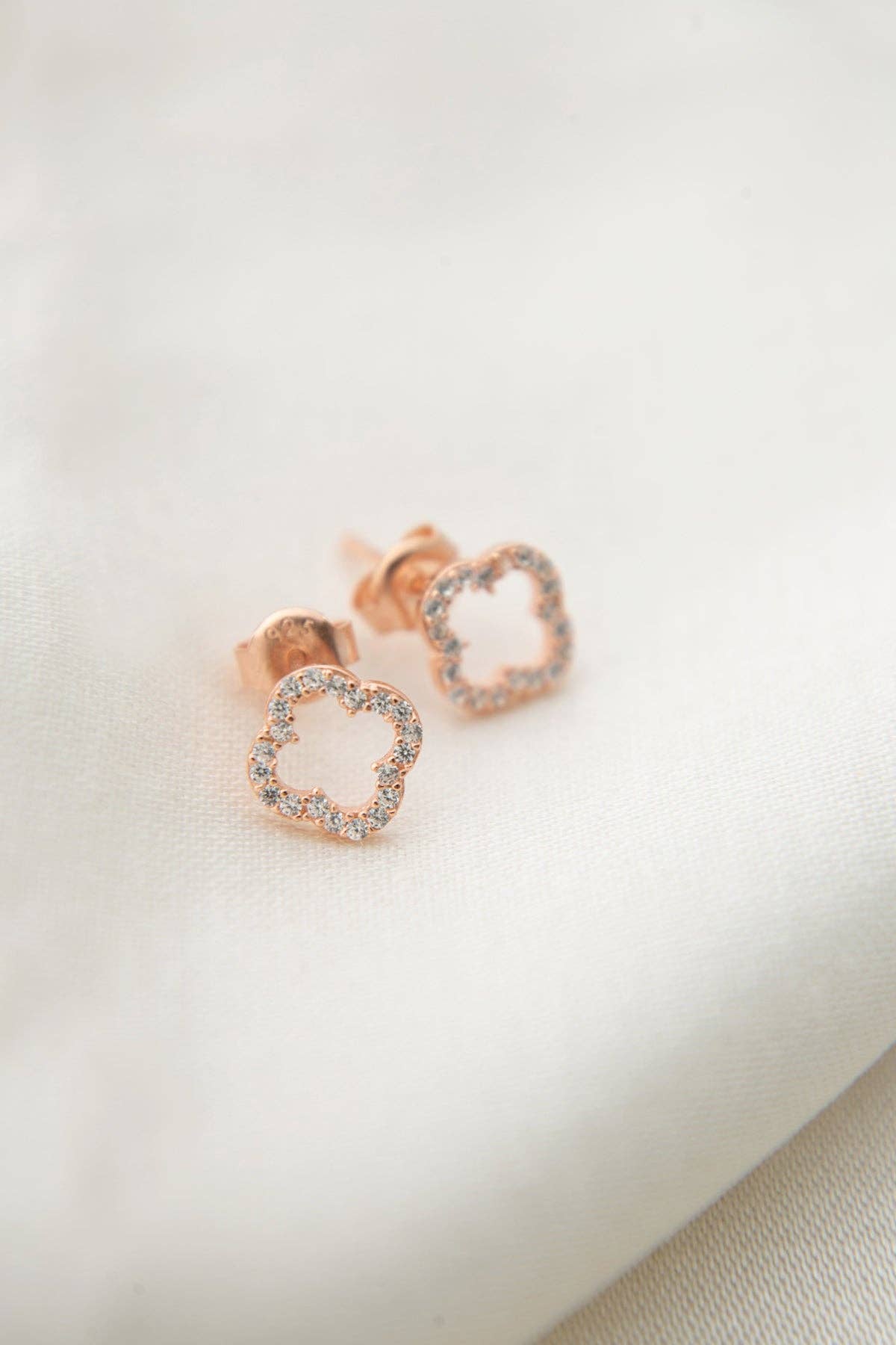 Women's 925 Sterling Silver Rose-Plated Flower Earrings with Stone Detail: SILVER
