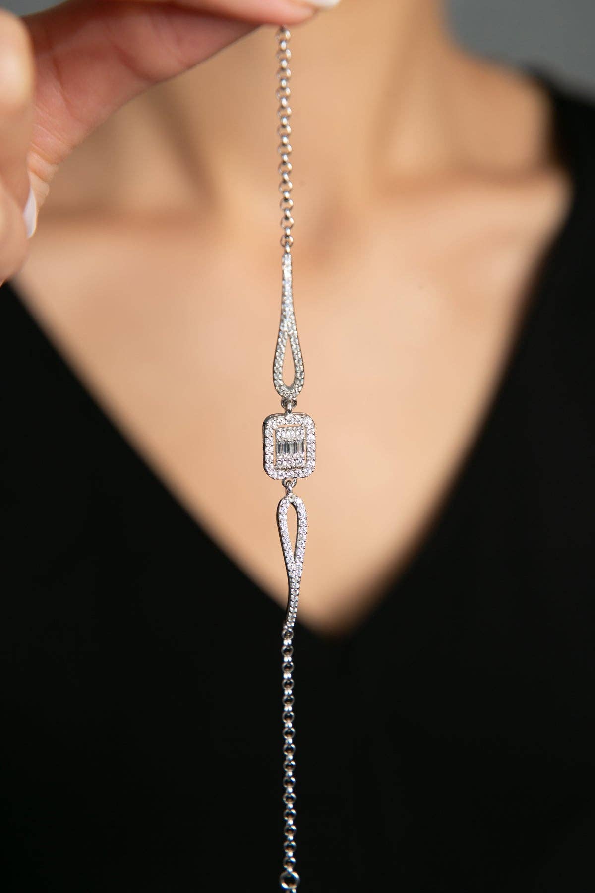 Women's 925 Sterling Silver Rhodium-Plated Zircon Baguette Bracelet: SILVER
