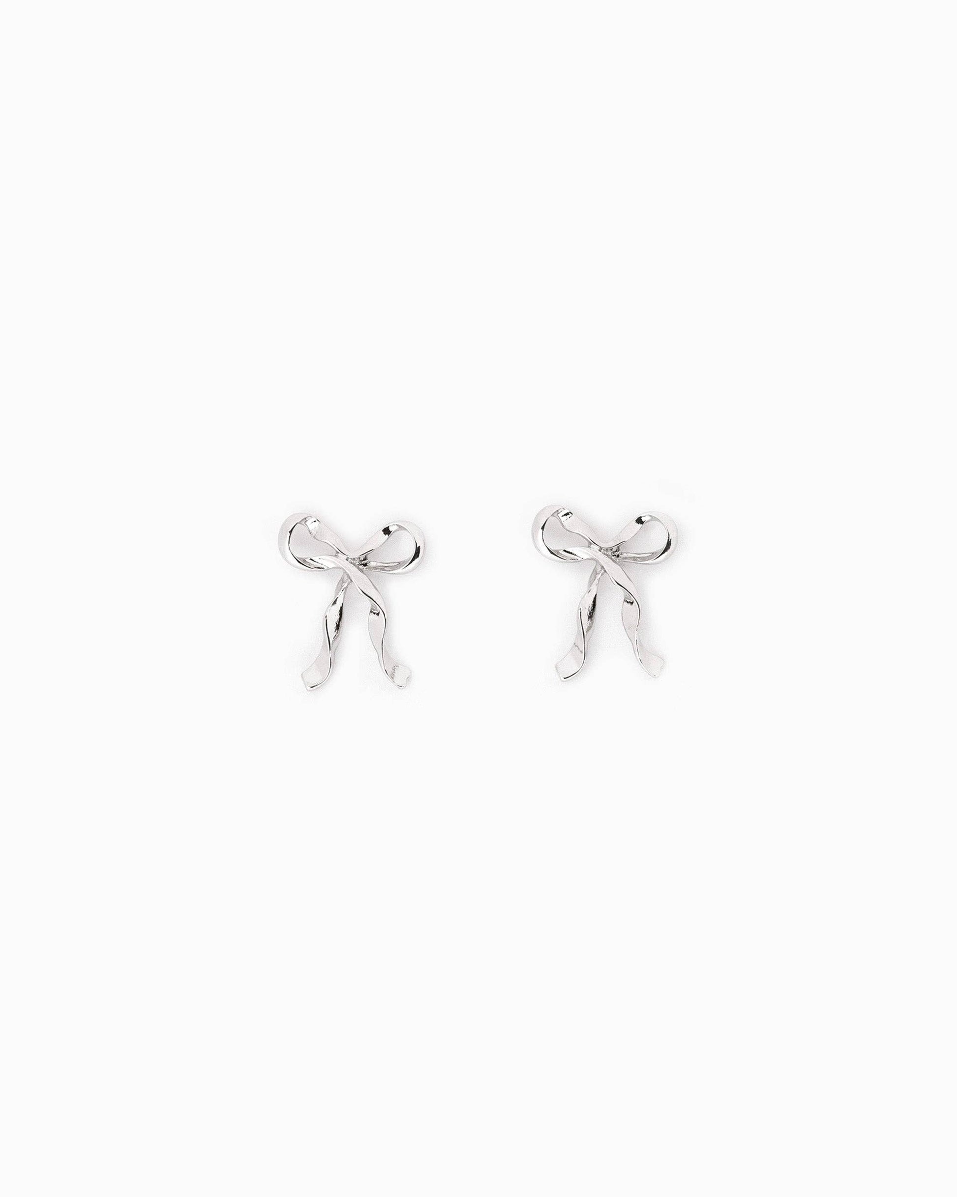 Twisted Metal Bow Earrings: Gold