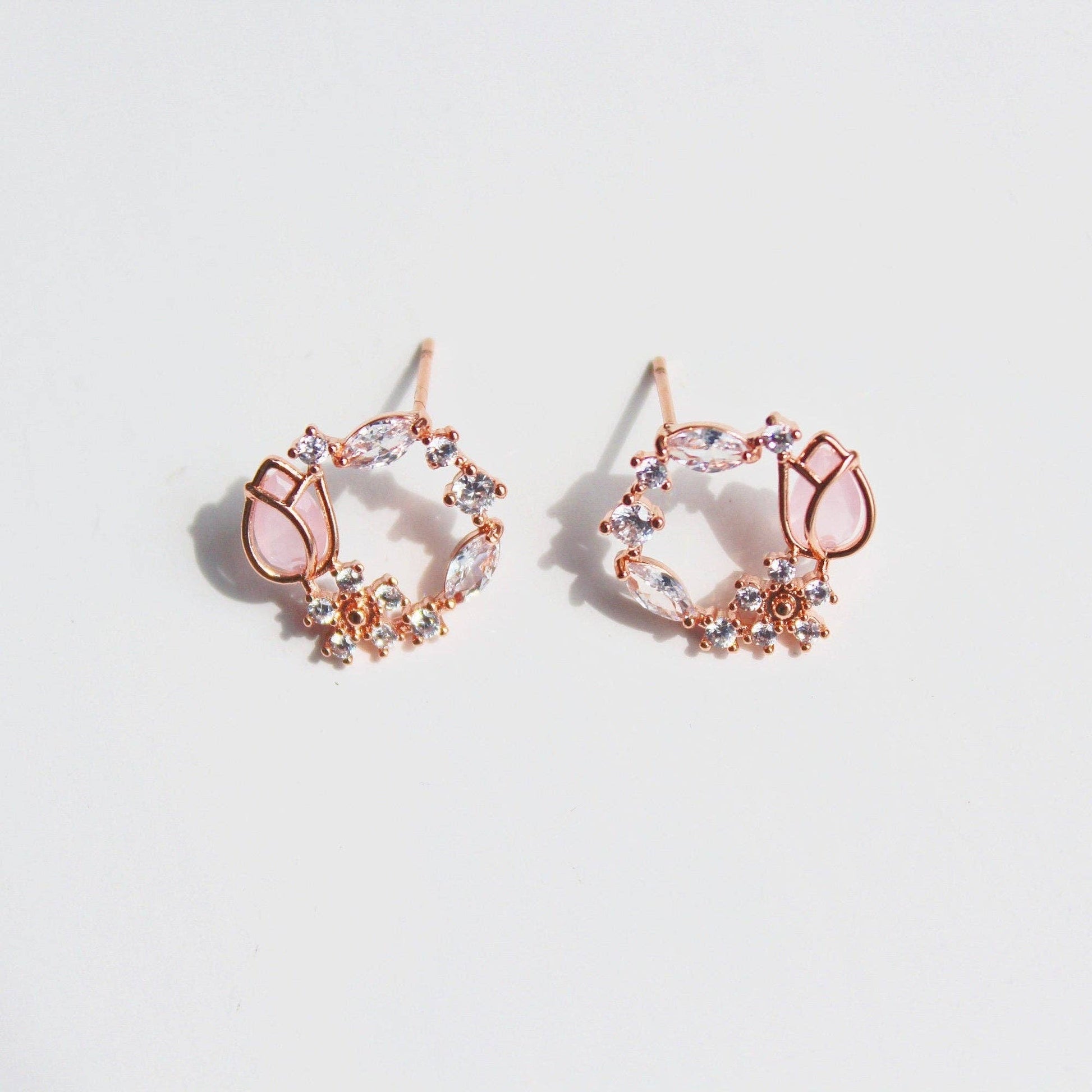 Rose Gold Pink Crystal Tulip Wreath Necklace: Necklace