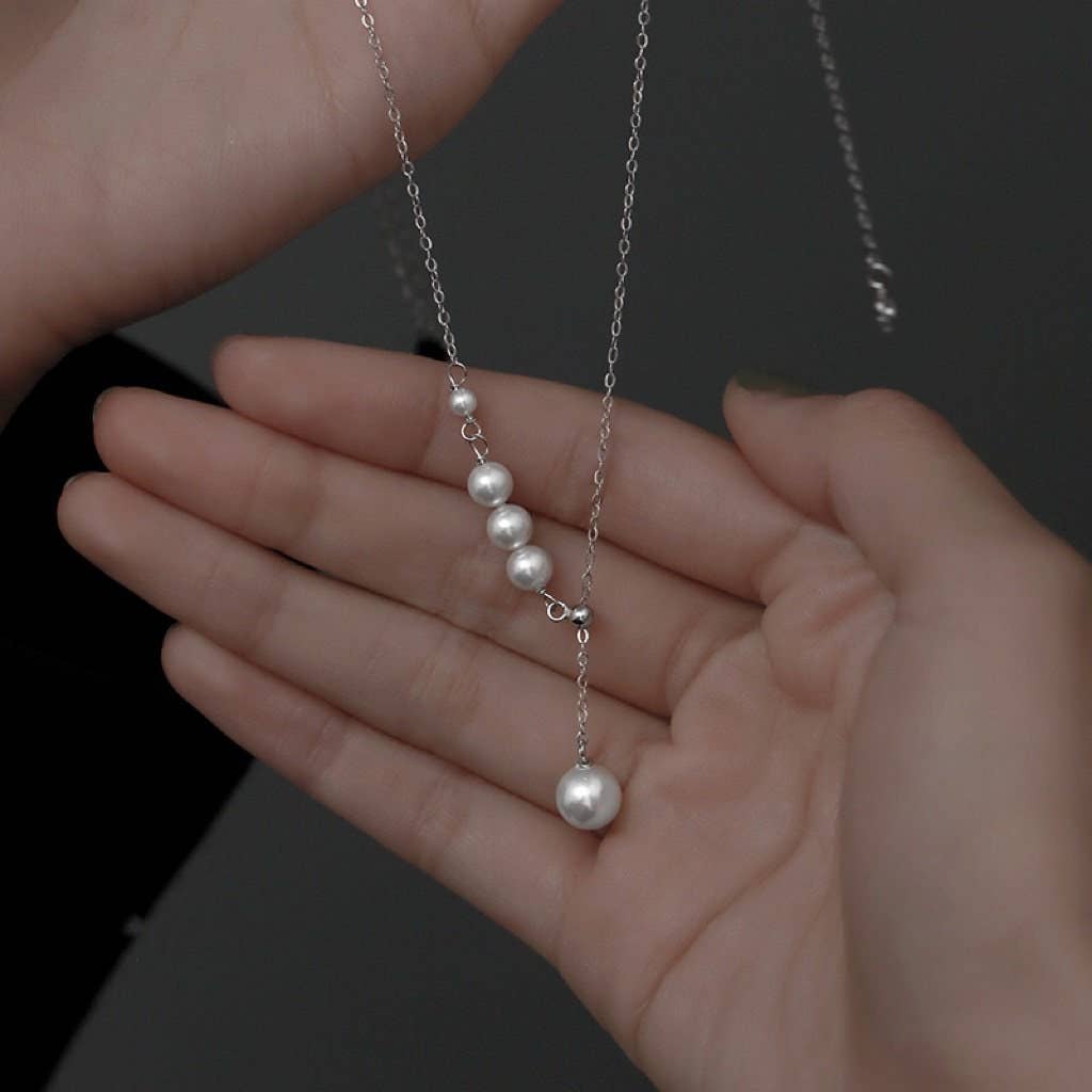 Simple Elegant Pearl Pendant Necklace in 925 Sterling Silver: Gold