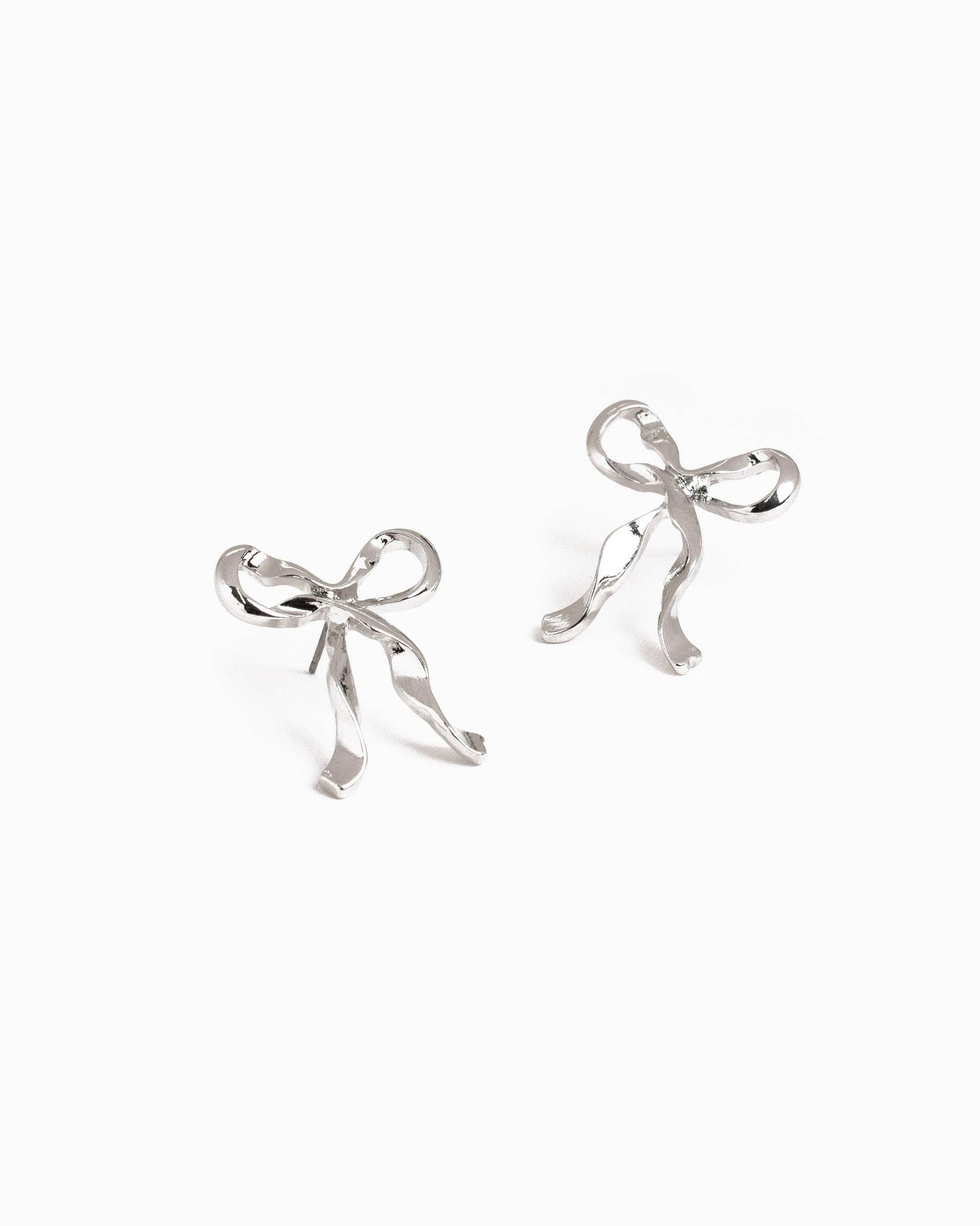 Twisted Metal Bow Earrings: Gold