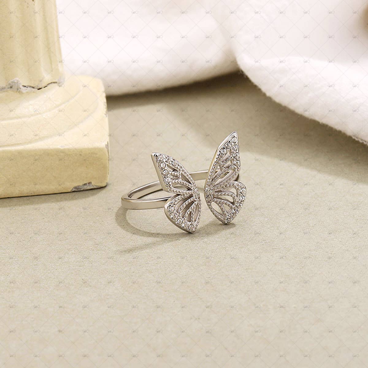 S925 Silver Hollow Butterfly Shape Ring: Yellow Gold