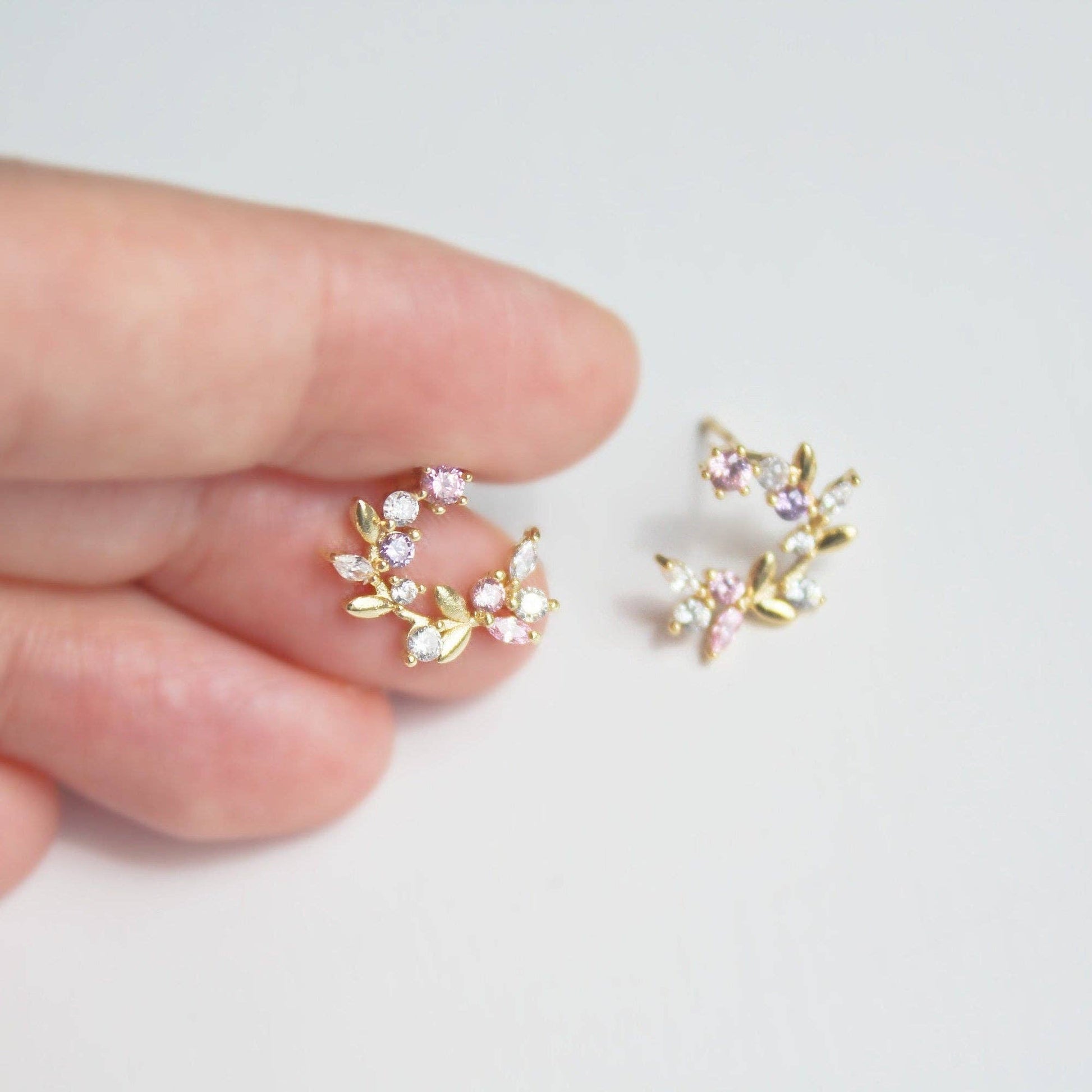 Leaf Wreath Earrings - Pink Crystal Flower Leaves Studs: Brown Crystal