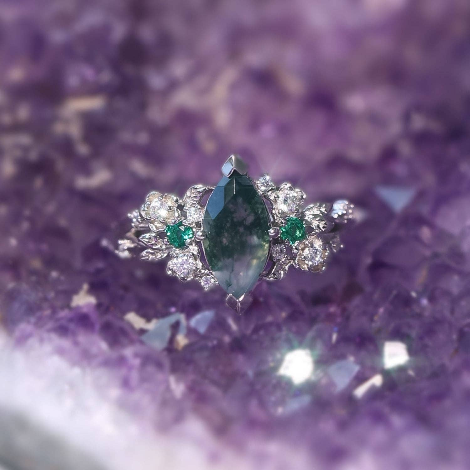 Briar Meadow Moss Agate Ring: White Gold Vermeil N1/2