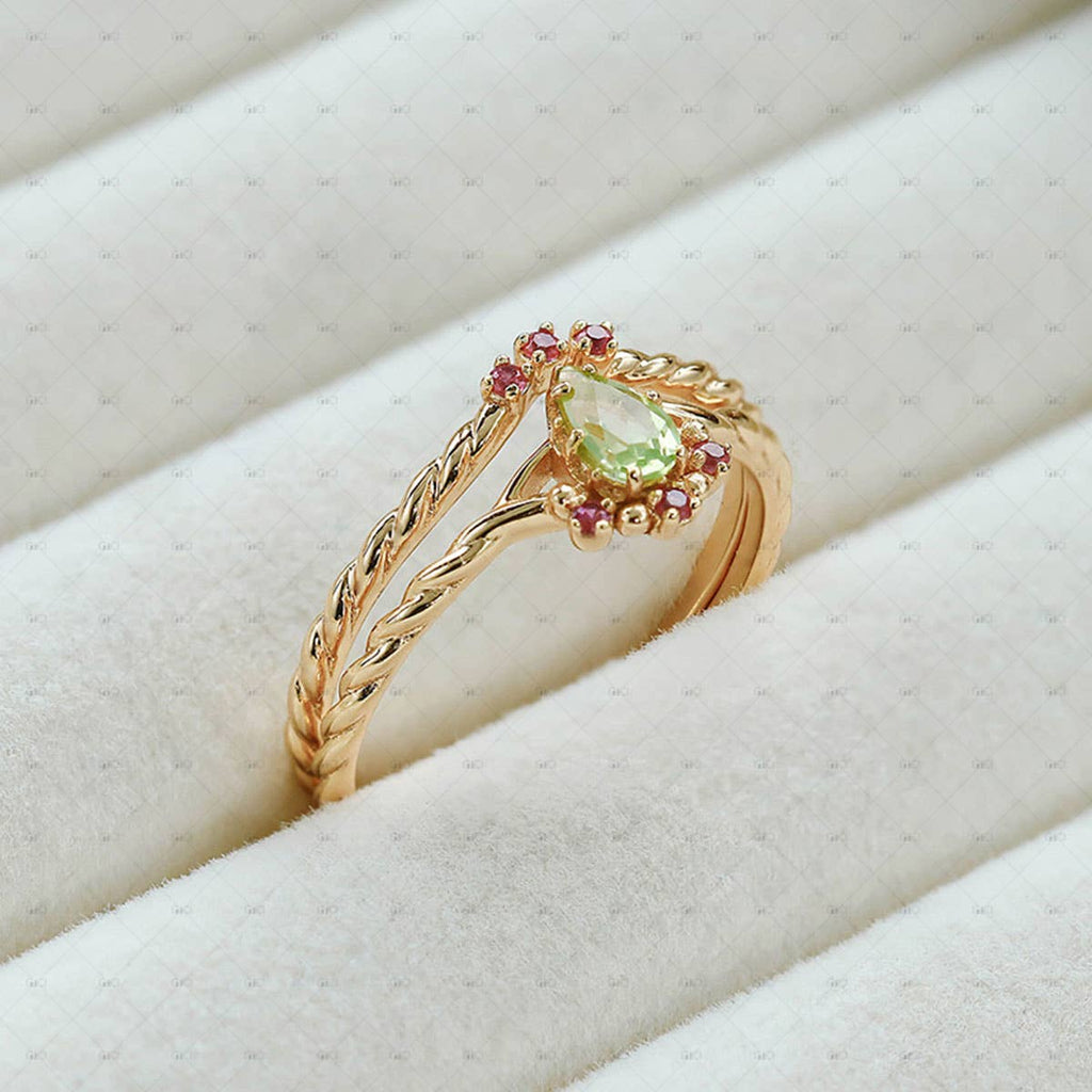 S925 Silver 14k Gold Plated Vintage Peridot Ring: size L 1/2
