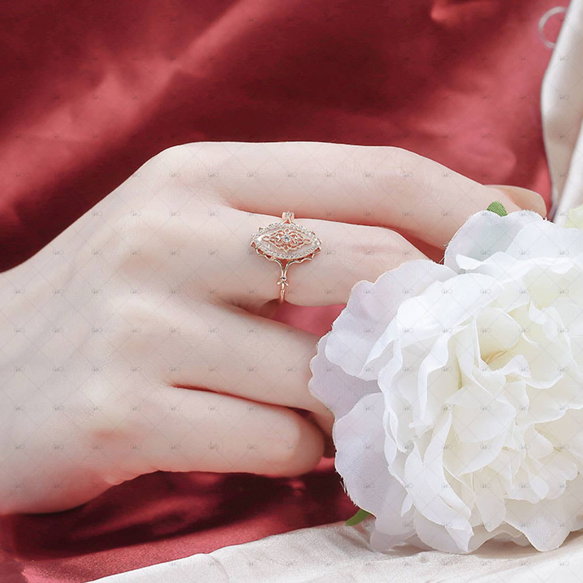S925 Silver Vintage White Shell Zircon Ring: size j