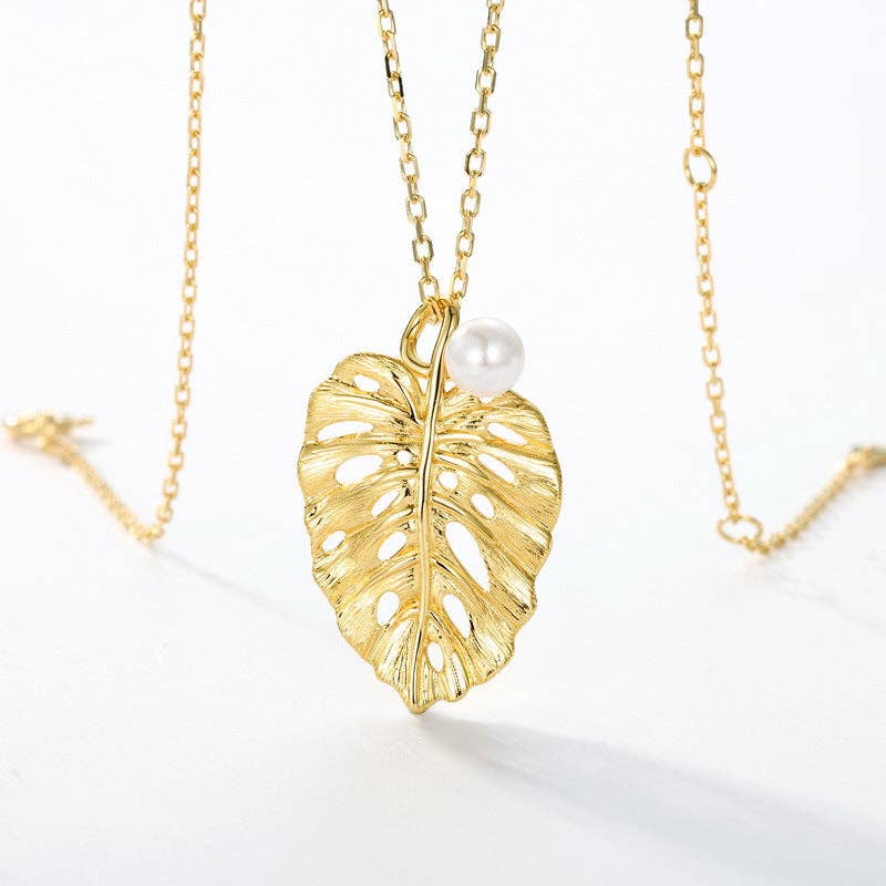 Monstera Leaf Pearl Pendant Necklace in 925 Sterling Silver
