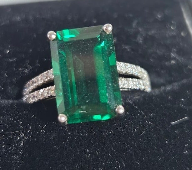 Synthetic emerald ring - size K
