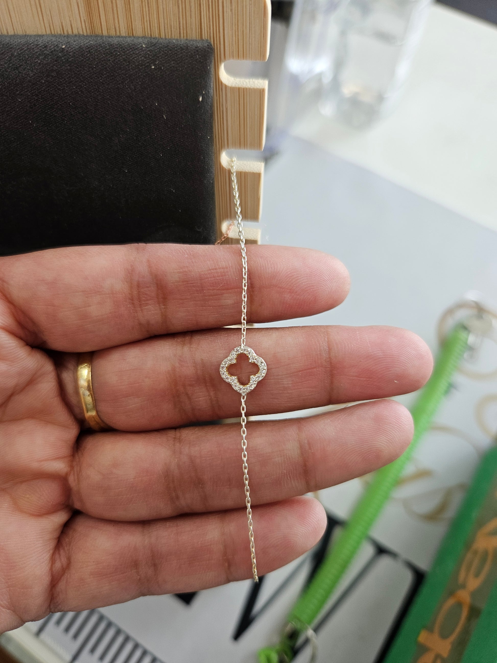Women's 925 Sterling Silver Clover Bracelet: SILVER